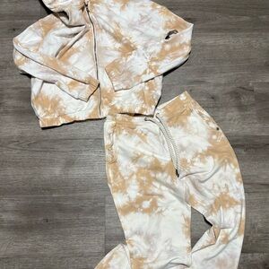 Vuori tie-Dye Hoodie and Joggers Set
